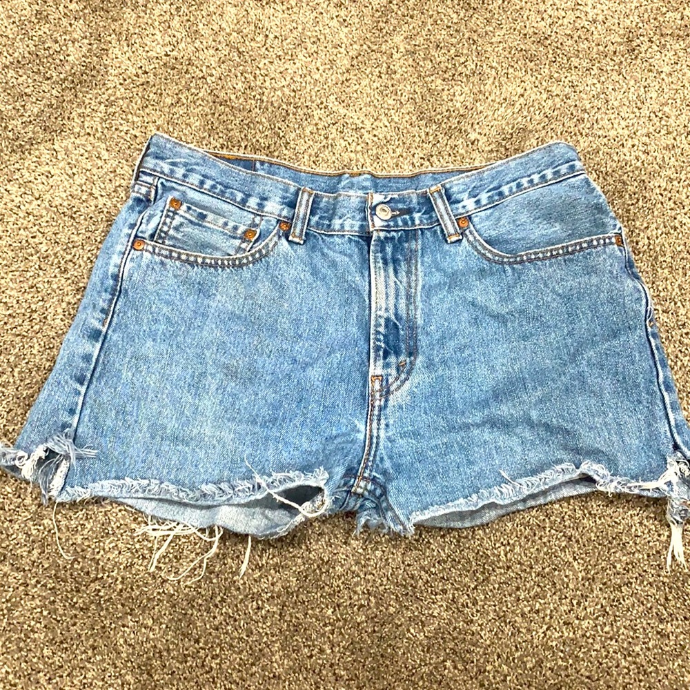 I’m selling blue Jean short size 33